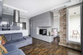 Gama, Warsaw